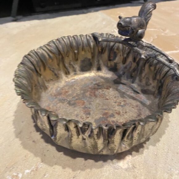 ESC Antique Vintage Quadruple Silverplate Squirrel Nut Bowl Crinkle Edges - Picture 1 of 10